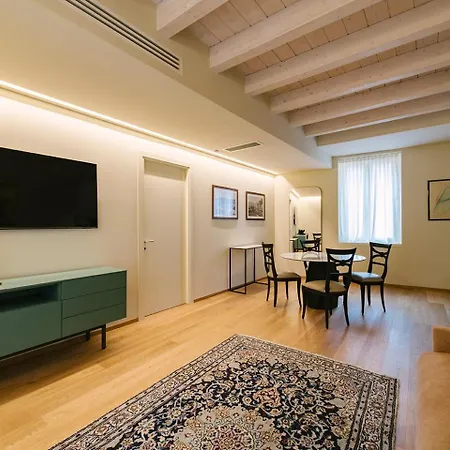 Palazzo Confalonieri Da Lisca Apartment *