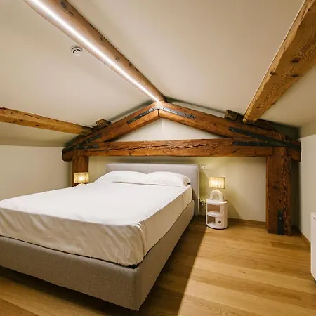 Apartment Palazzo Confalonieri Da Lisca
