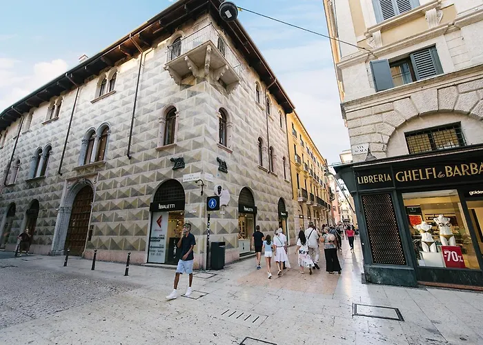 Palazzo Confalonieri Da Lisca * Verona