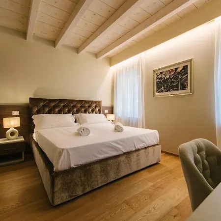 Palazzo Confalonieri Da Lisca * Verona