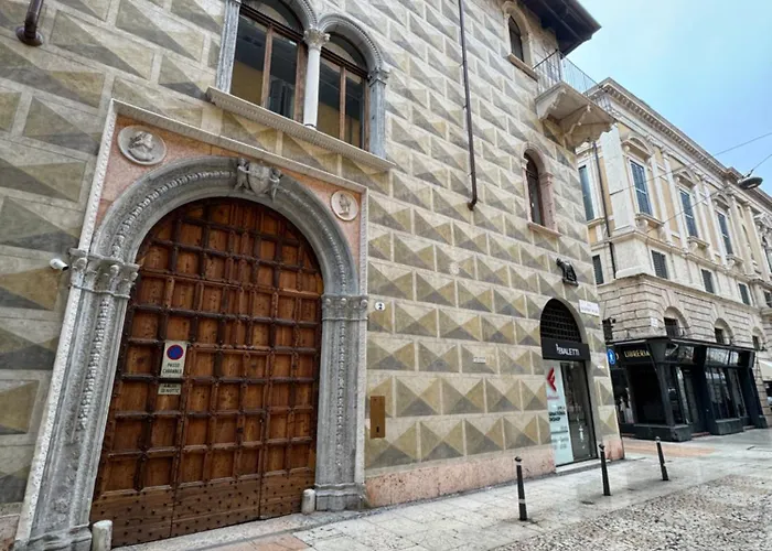 Palazzo Confalonieri Da Lisca