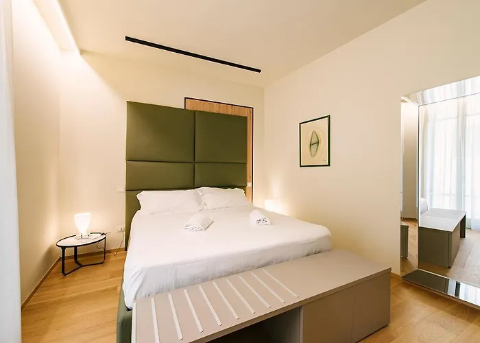 Palazzo Confalonieri Da Lisca *