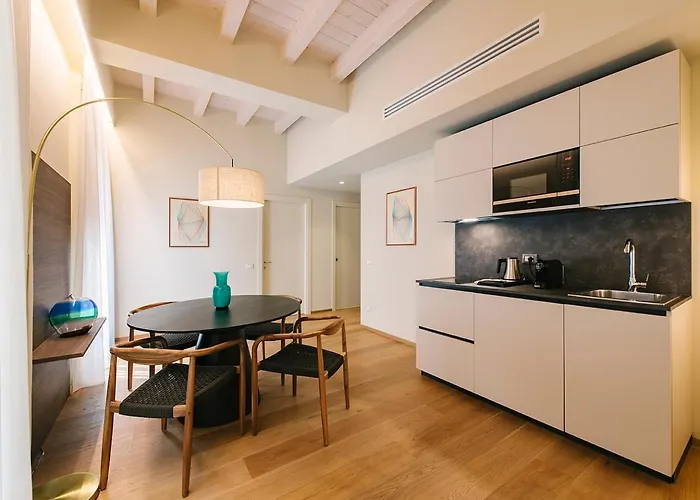 Palazzo Confalonieri Da Lisca *