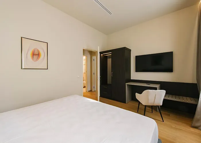 Palazzo Confalonieri Da Lisca *