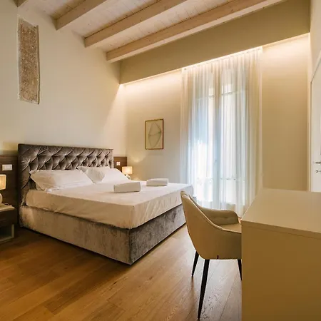 Palazzo Confalonieri Da Lisca Апартаменты *