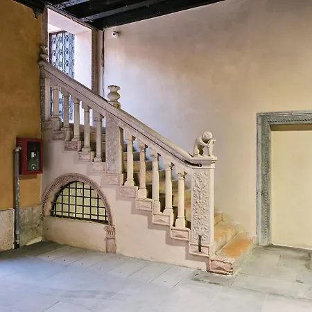 Apartment Palazzo Confalonieri Da Lisca