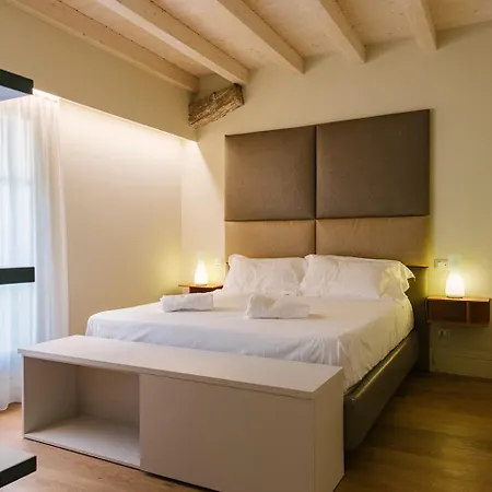 Palazzo Confalonieri Da Lisca Apartamento *