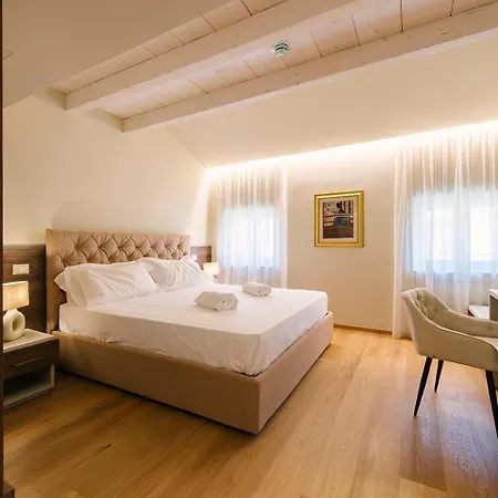 Lägenhet Palazzo Confalonieri Da Lisca