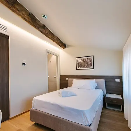 Palazzo Confalonieri Da Lisca Apartamento