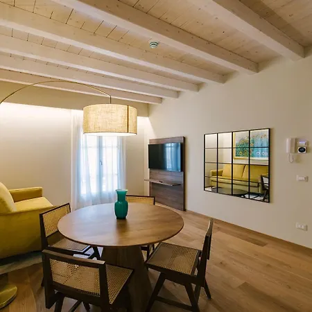 Palazzo Confalonieri Da Lisca Apartamento