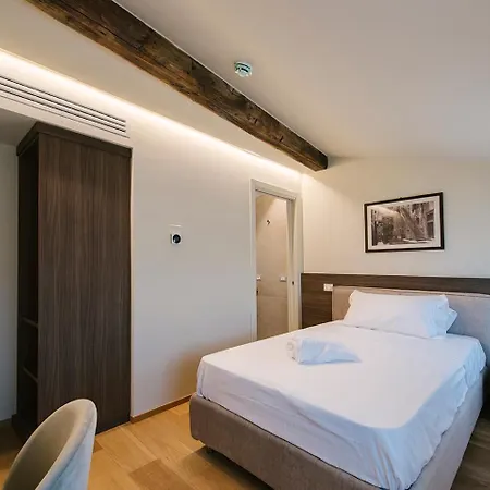 Apartment Palazzo Confalonieri Da Lisca *