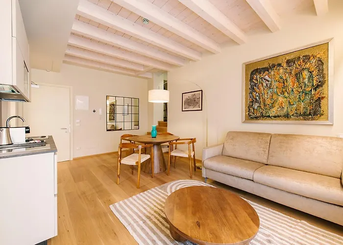 Apartment Palazzo Confalonieri Da Lisca
